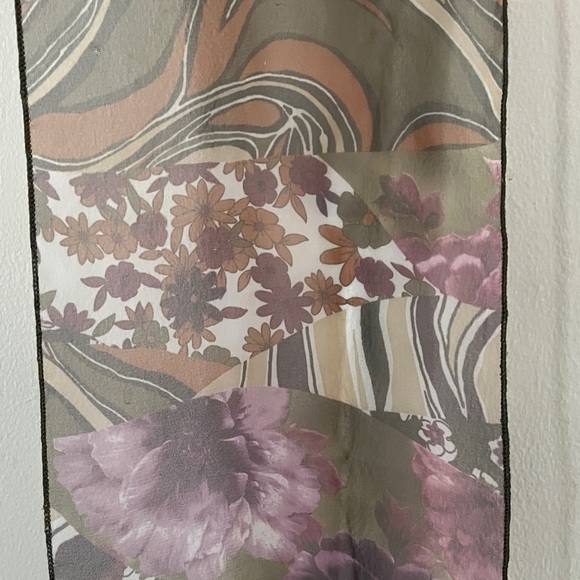 Floral Patterned Scarf - Picture 9 of 10